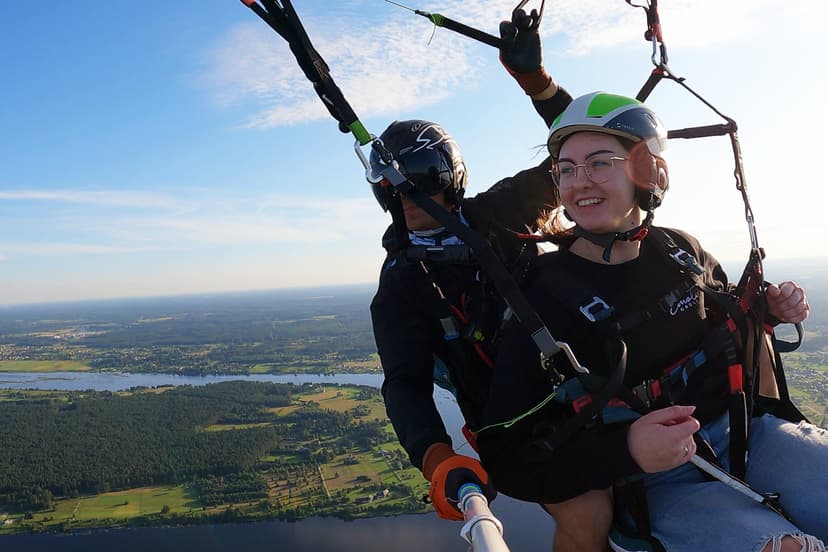 Paraplāna lidojums tandēmā ar instruktoru (Rīga/Jēkabpils)