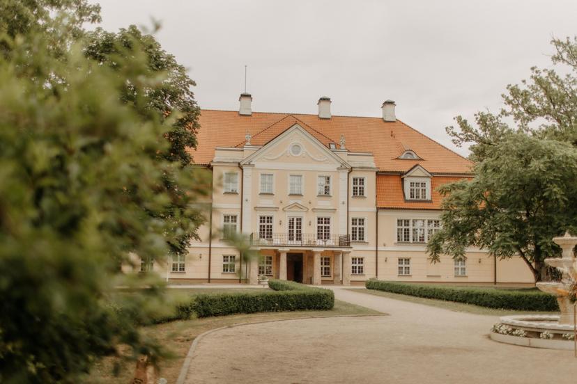 Nakts Mālpils muižā ar brokastīm – šarms un romantika diviem