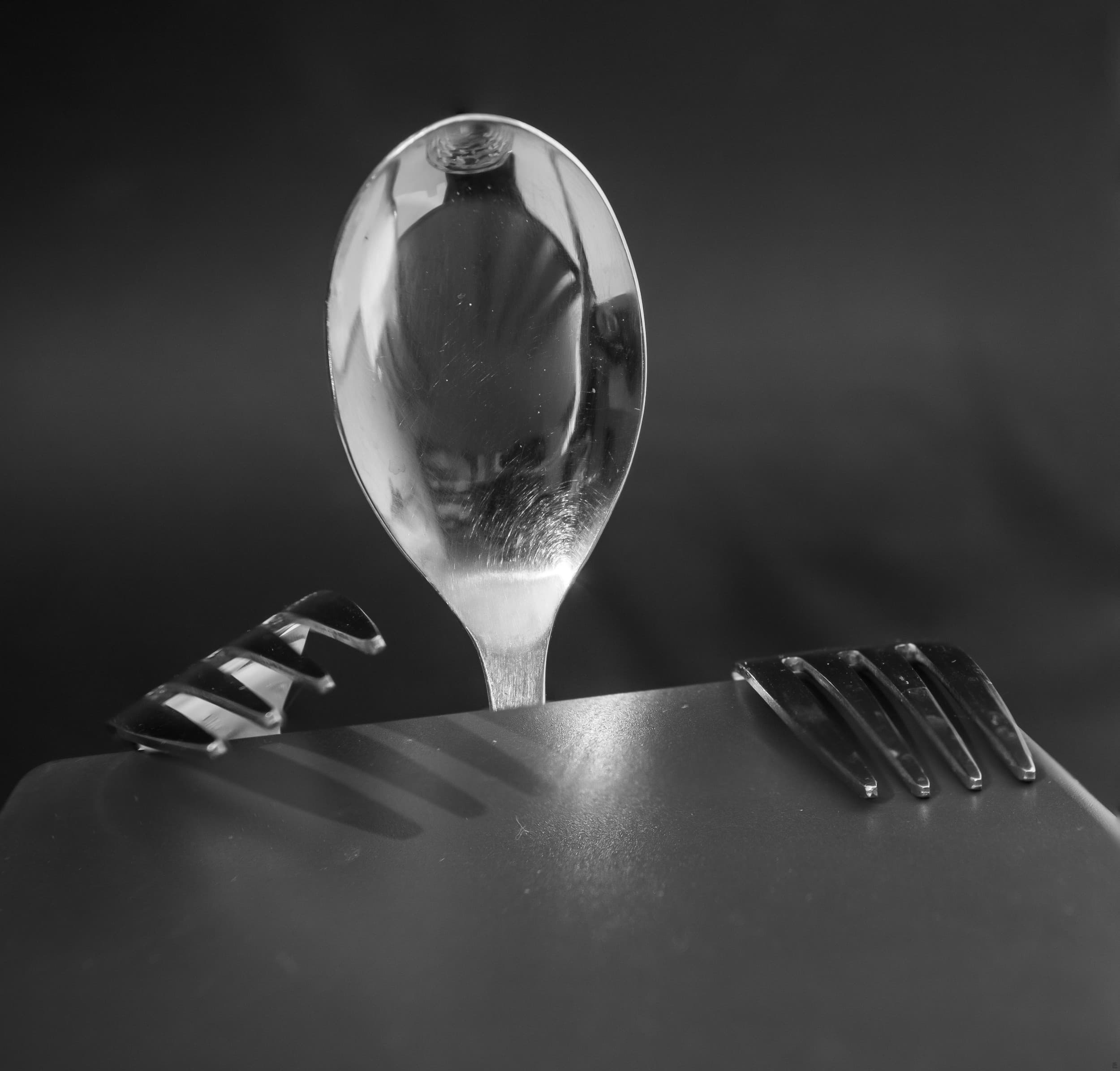 Dine in the Dark – Ужин в темноте и бокал вина для одного