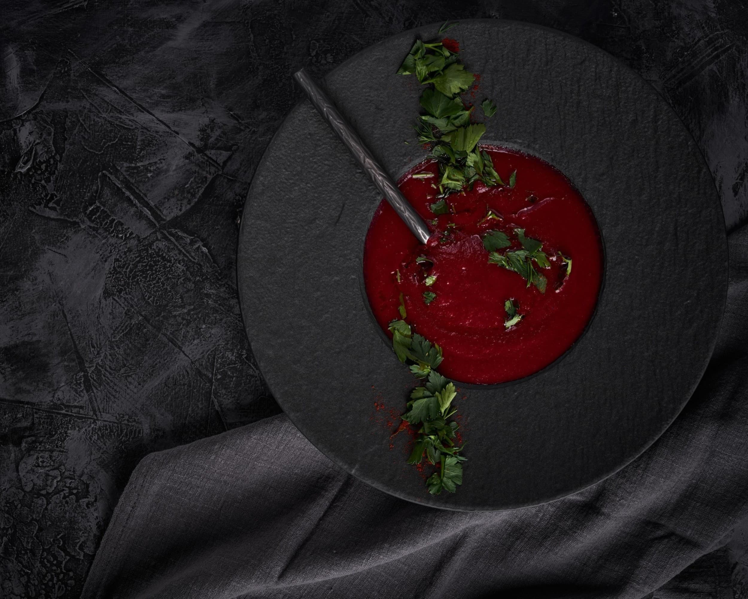 Dine in the Dark – Vakariņas Tumsā un pudele vīna vienam | Davanu Serviss