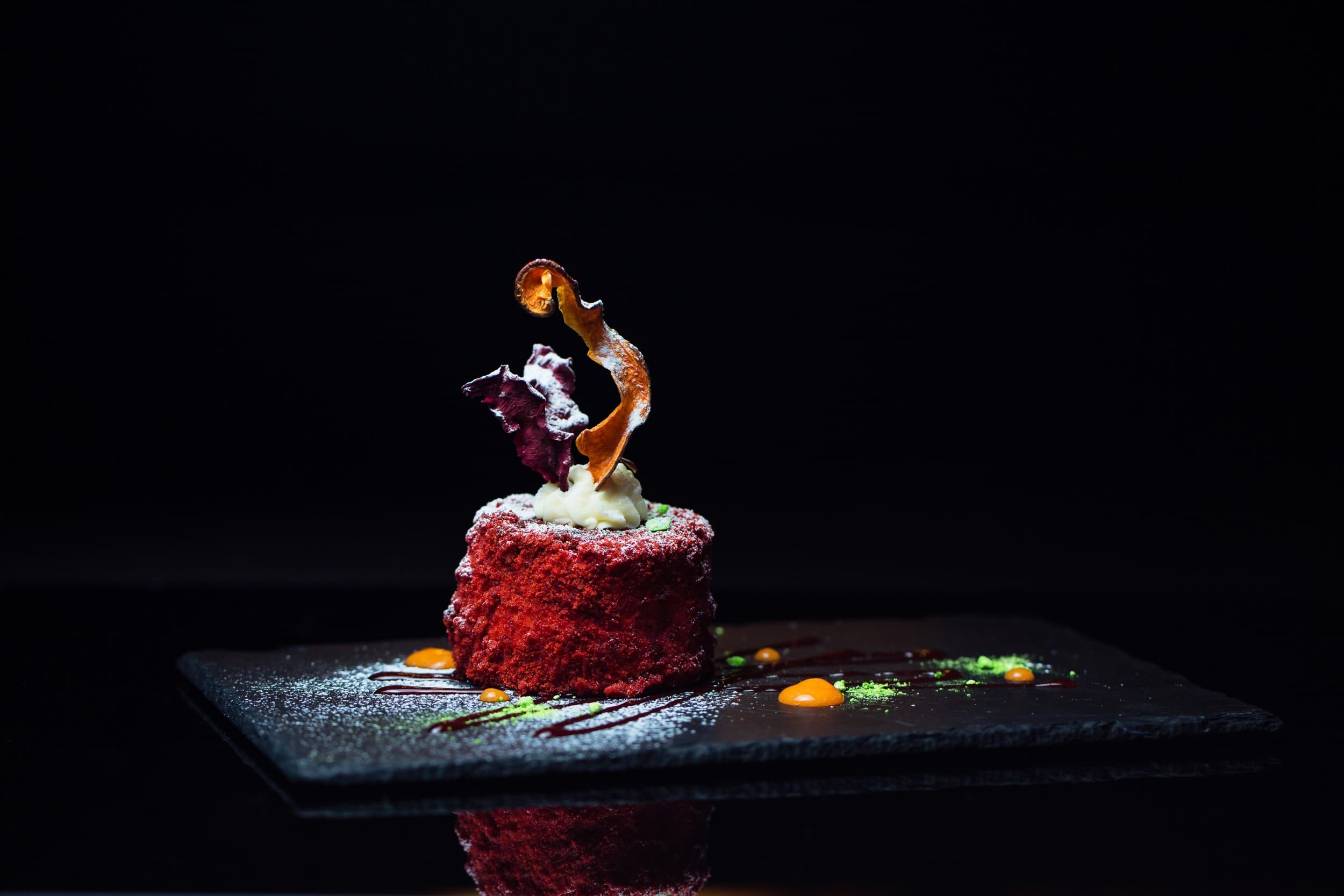 Dine in the Dark – Vakariņas Tumsā un pudele vīna diviem