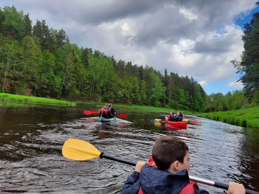 Brauciens ar kanoe (2 personām)
