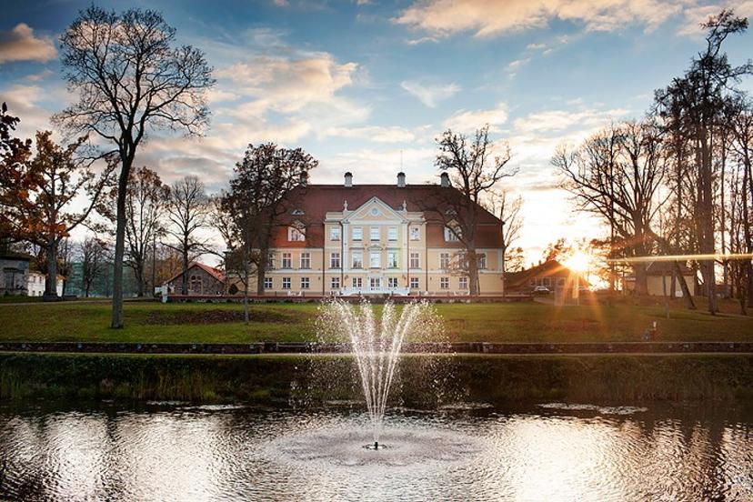 Romantiska atpūta LUX Mālpils muižā