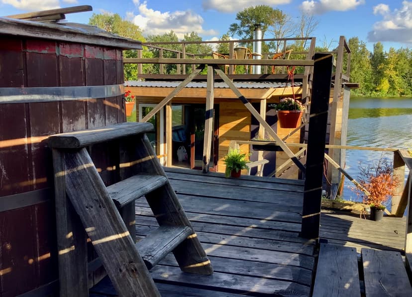 Pēršanās peldošajā pirtī + karstā ūdens kubls