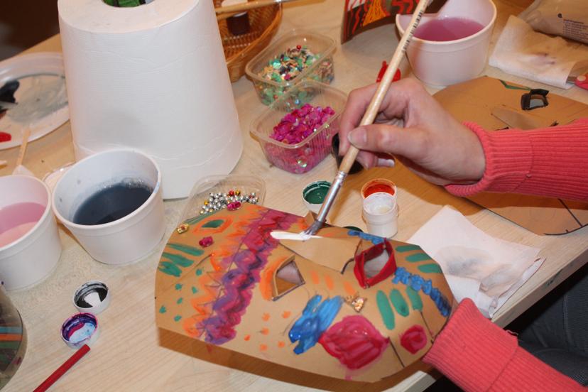 Ģimenes apmeklējums etnomuzejā „Cepures pasaule” + radošā darbnīca bērniem