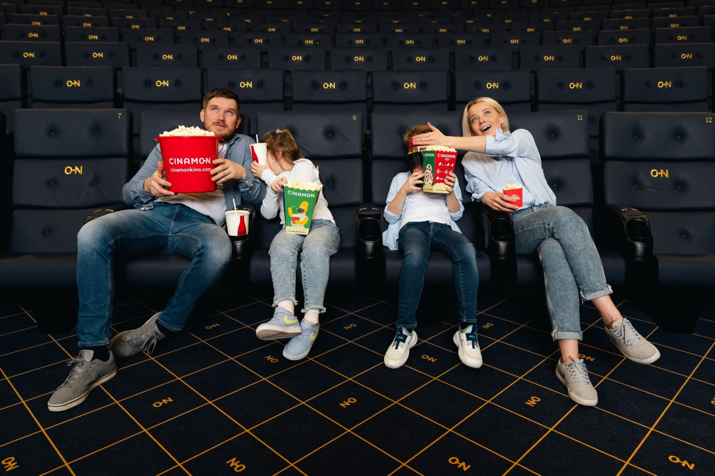 Ģimenes kino diena – CINAMON kinoteātra apmeklējums Rīgā | Davanu Serviss