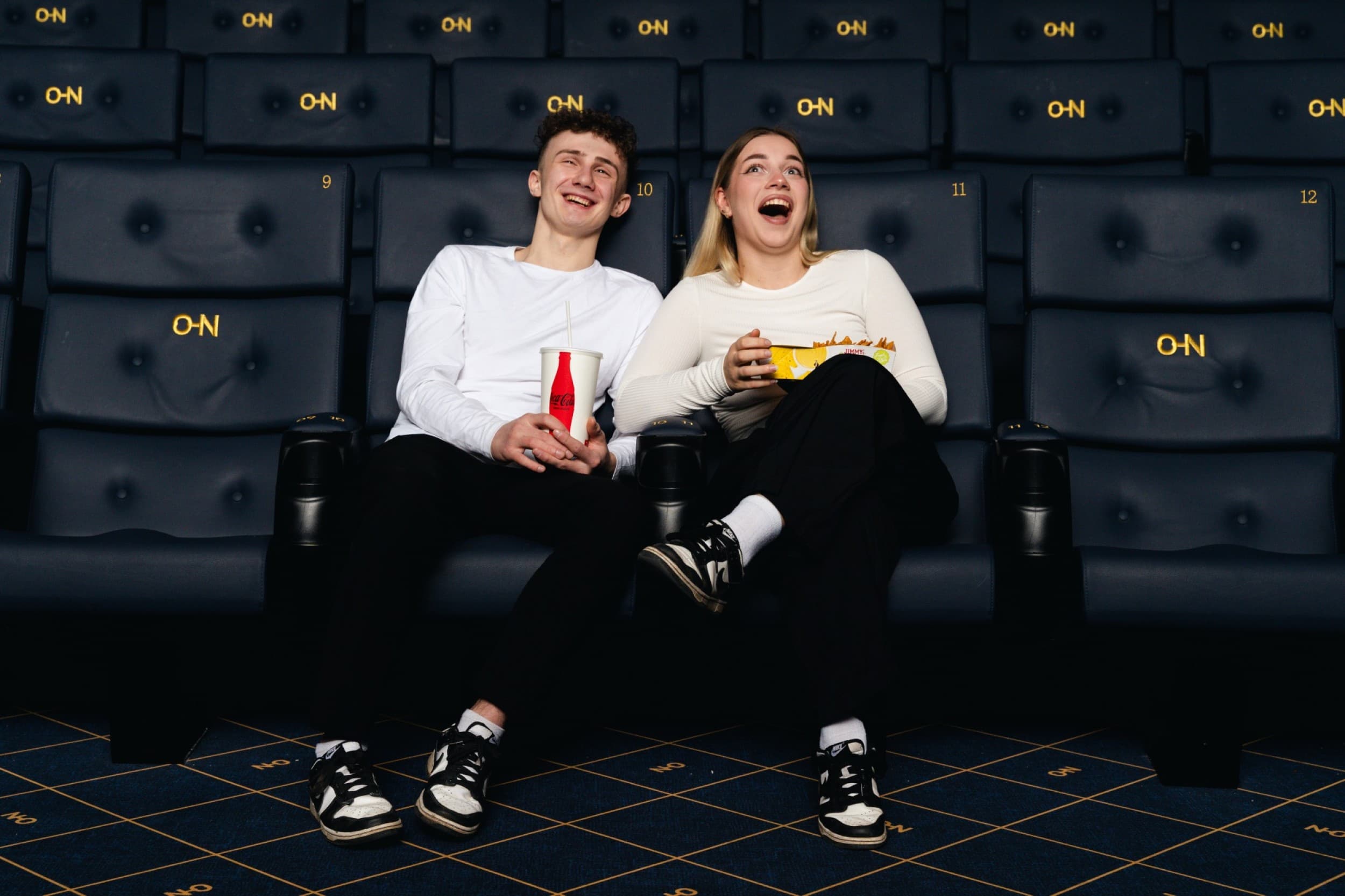 Kino maģija diviem – CINAMON kinoteātra apmeklējums Rīgā | Davanu Serviss