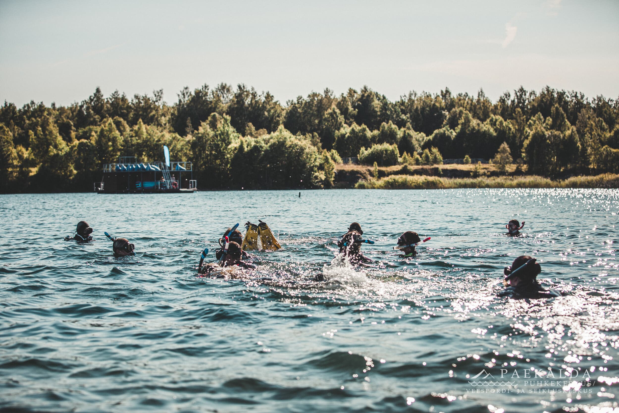 Snorkelēšana zemūdens cietuma drupās diviem
