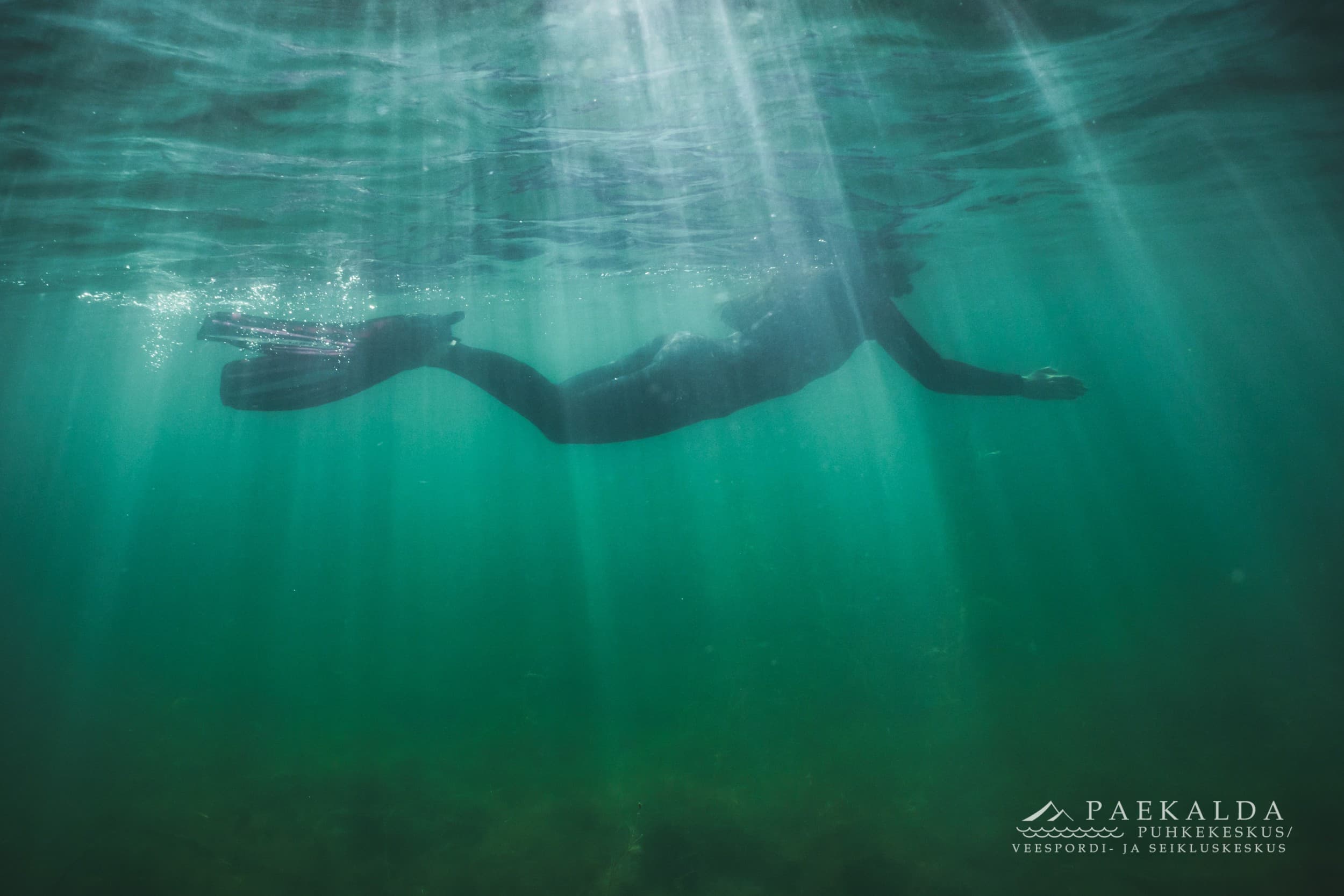 Snorkelēšana zemūdens cietuma drupās diviem