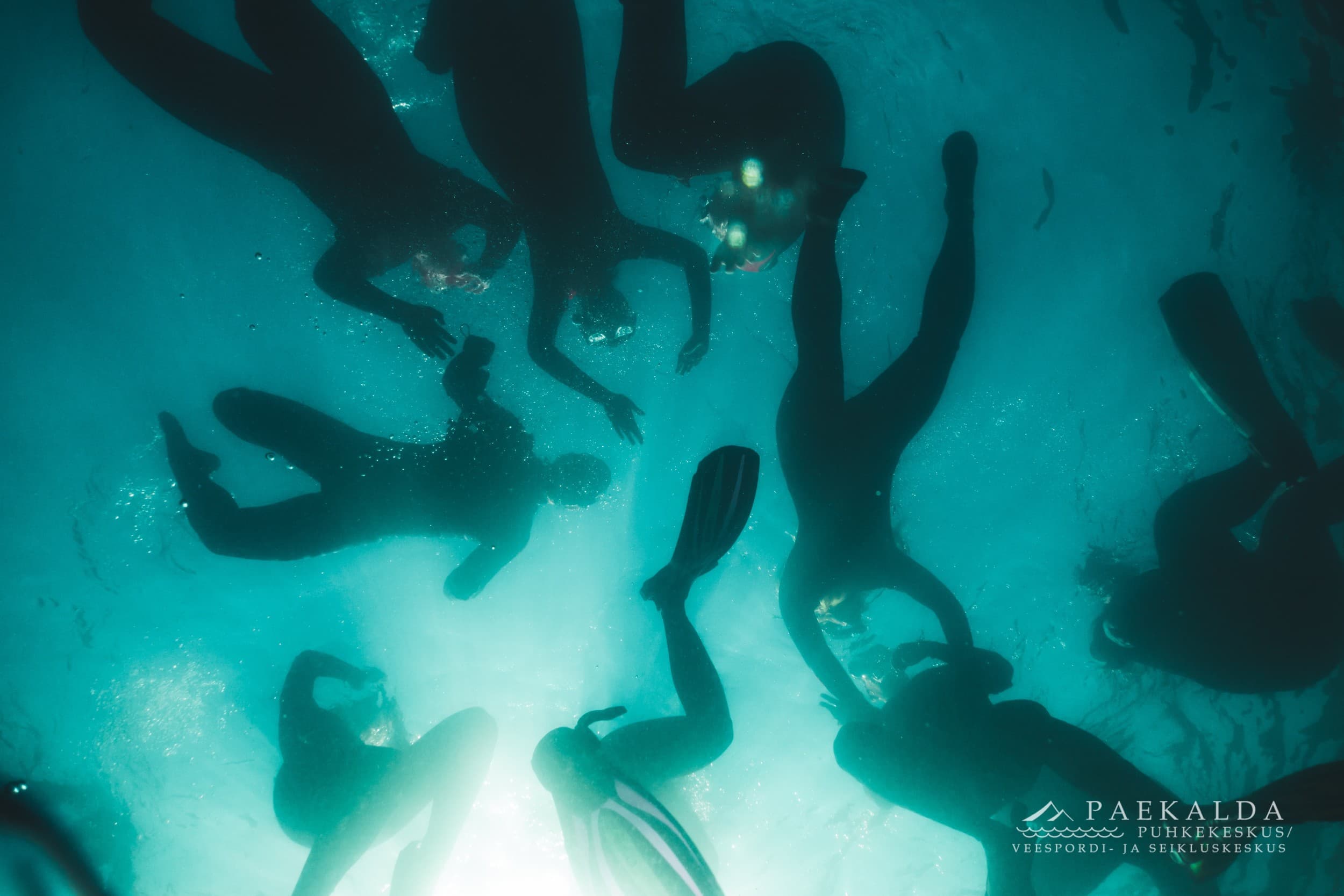 Snorkelēšana zemūdens cietuma drupās diviem