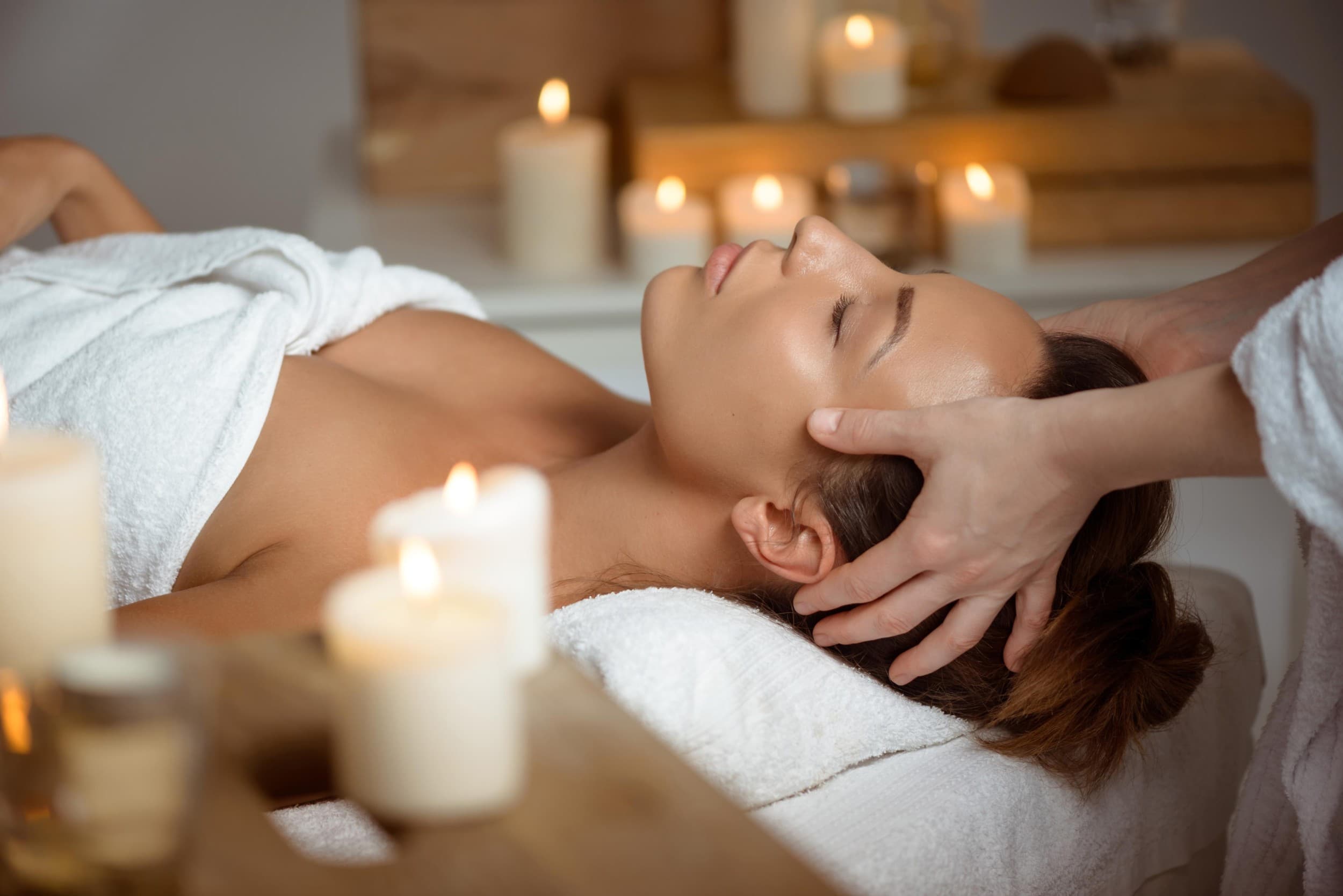 Массаж плеч, шеи и головы в салоне VSpa в Риге | Davanu Serviss