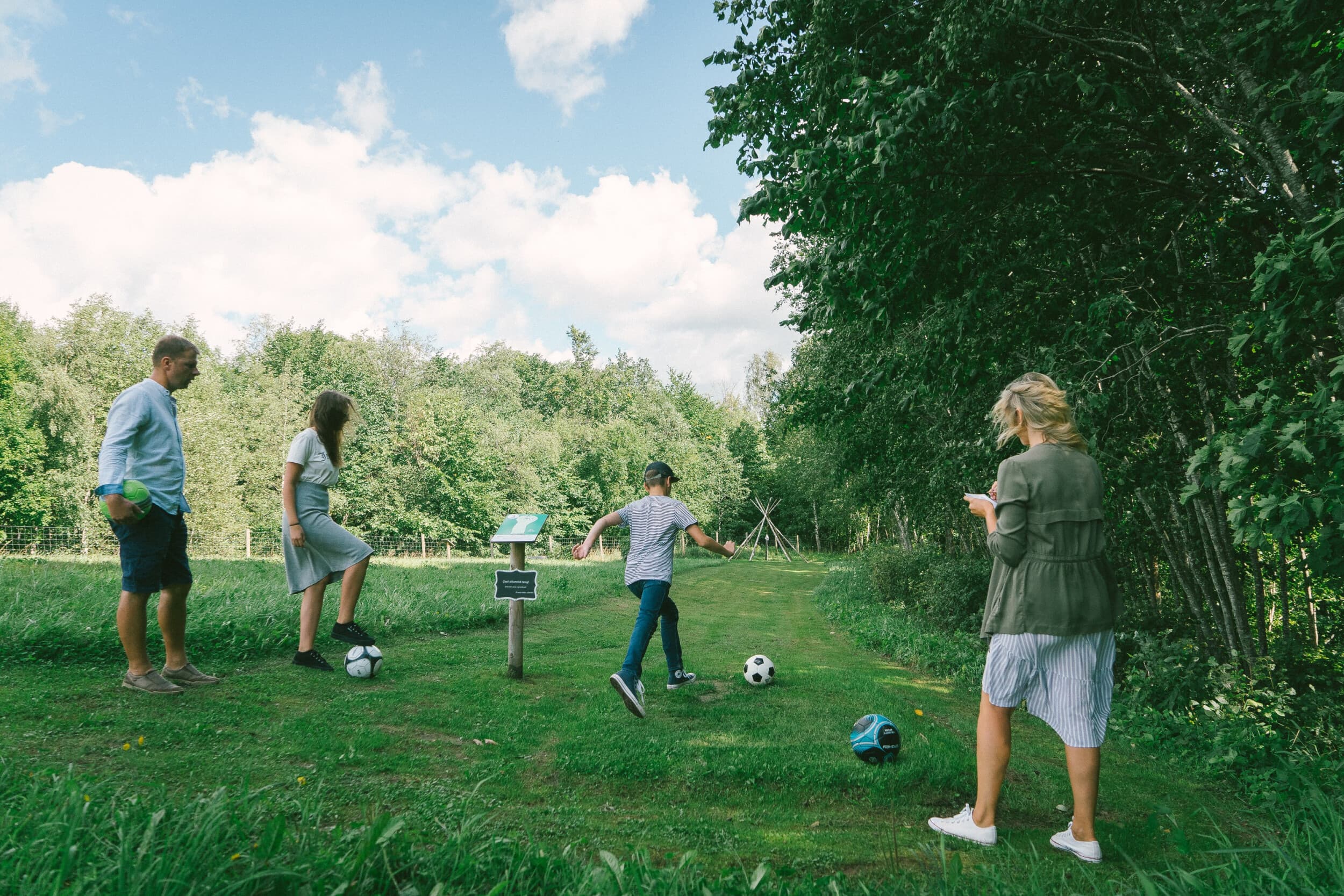 Futbolgolfa spēle Siguldas futbolgolfa parkā (2 pieaugušie + 1 bērns) | Davanu Serviss