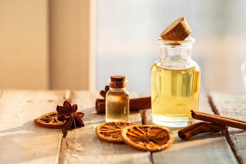 Klasiskā masāža ķermenim ar kanēļa un citrusu aromātiskajām eļļām