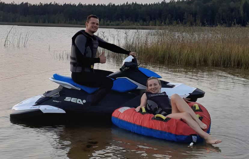 Brauciens ar ūdens motociklu + ūdens pūslis (1-2 pers./1 motocikls, 1h)