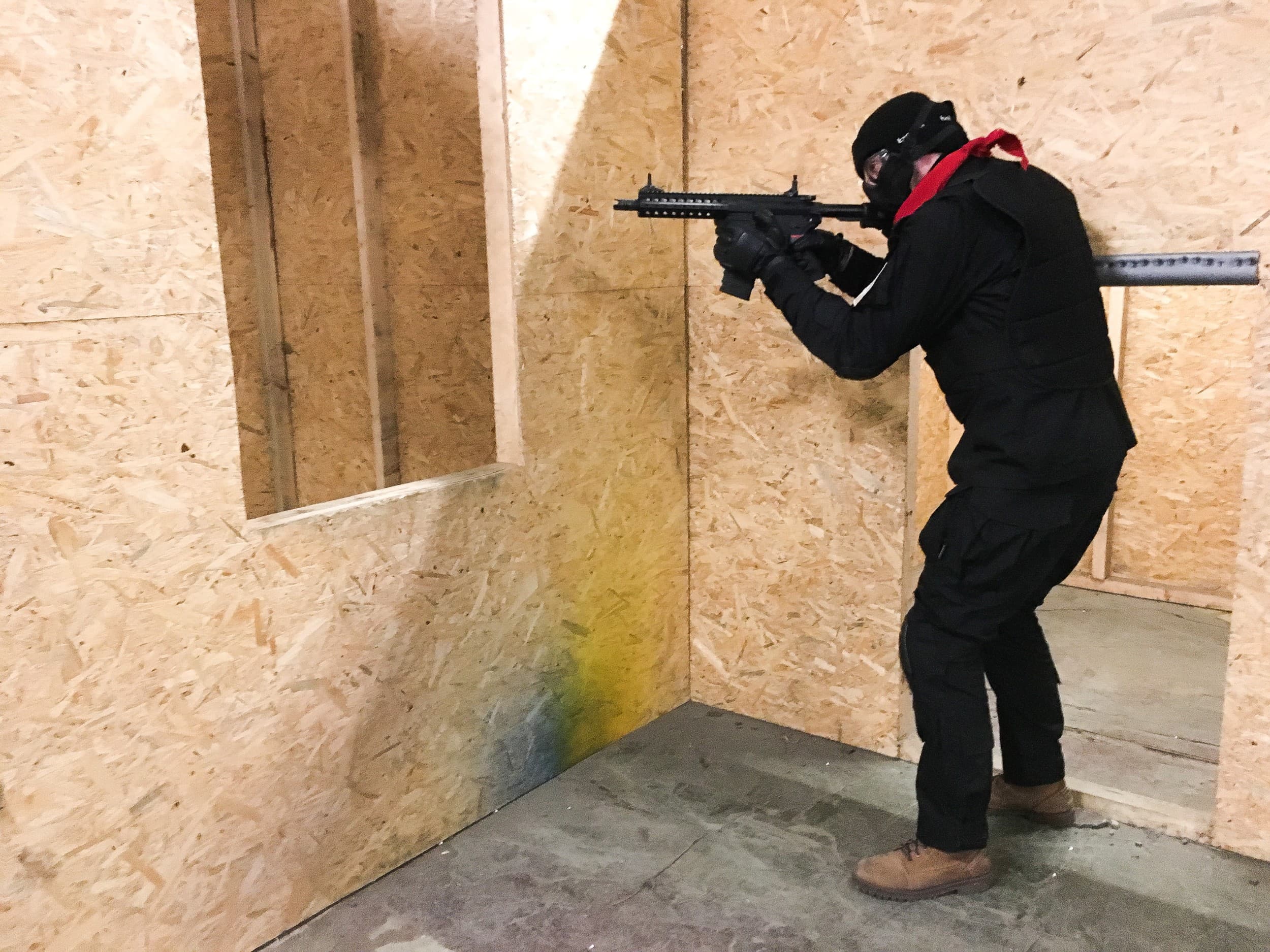 Игра в Airsoft в помещении или на открытом воздухе от GUNSnLASERS (2 перс., 3ч, Рига)