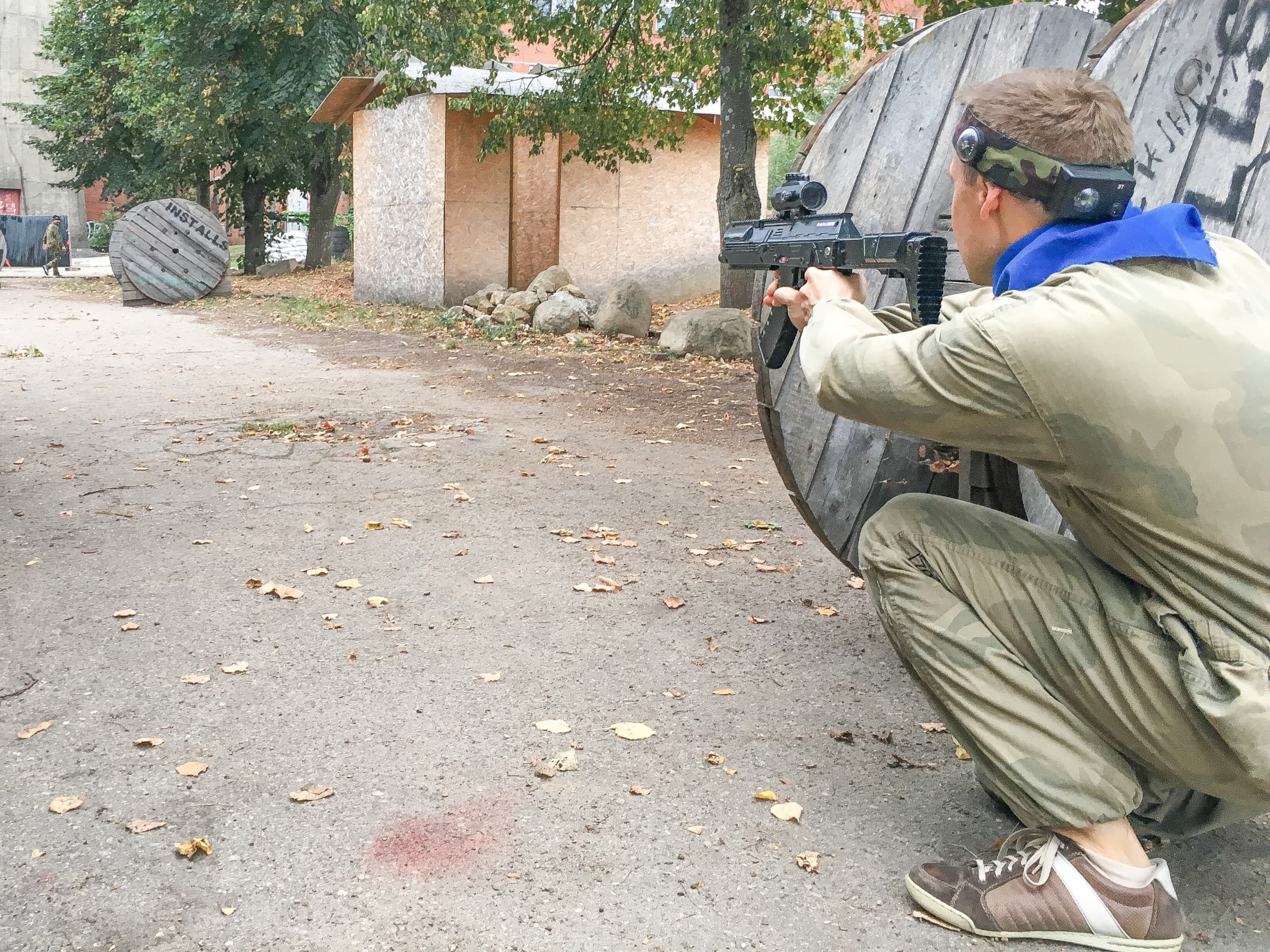 Lāzertags iekštelpās vai āra trasēs no GUNSnLASERS (2 pers., 1h, Rīga) | Davanu Serviss