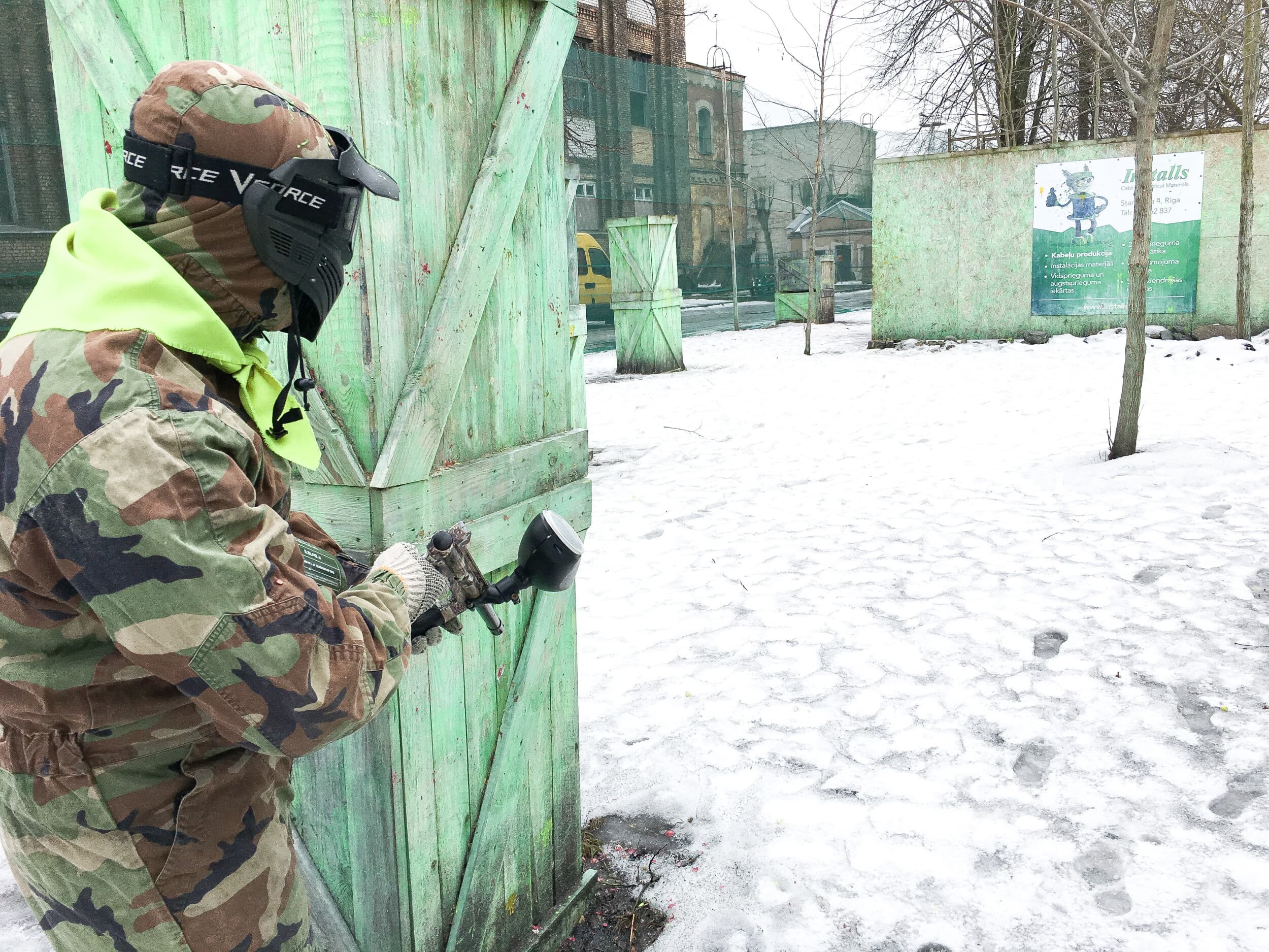 Peintbols iekštelpās vai āra trasēs no GUNSnLASERS (1 pers., 3h, Rīga) | Davanu Serviss