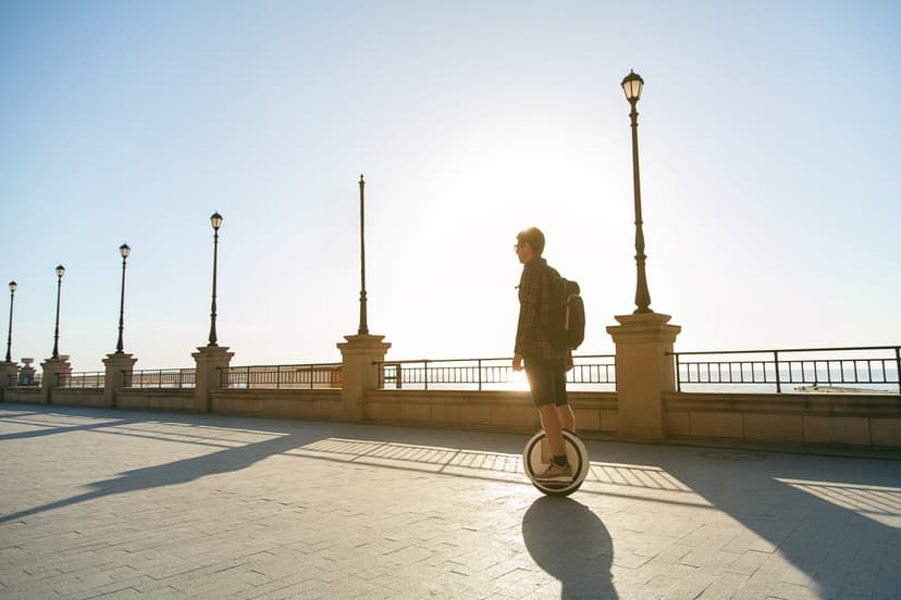Izbrauciens ar Airwheel  diviem (15-20min.)