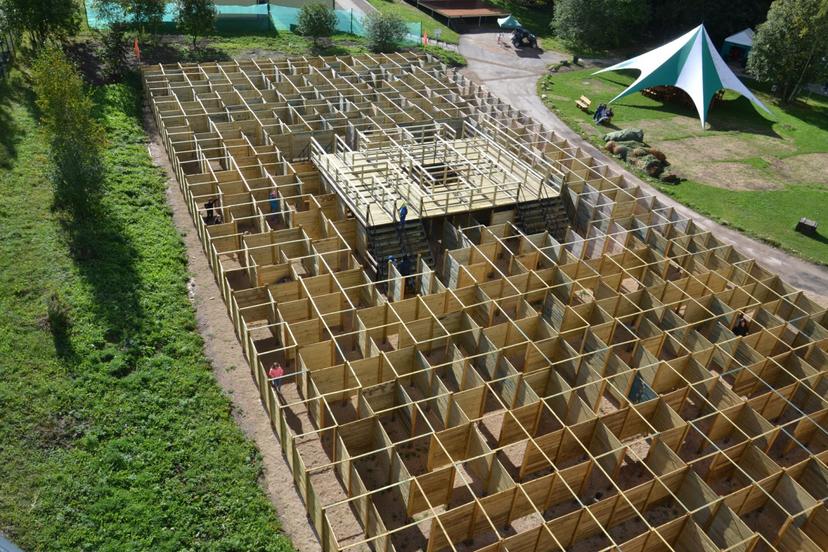 Aizraujošā „Mīnotaurs” labirinta apmeklējums diviem