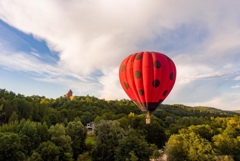Fantastisks lidojums ar gaisa balonu viena personai