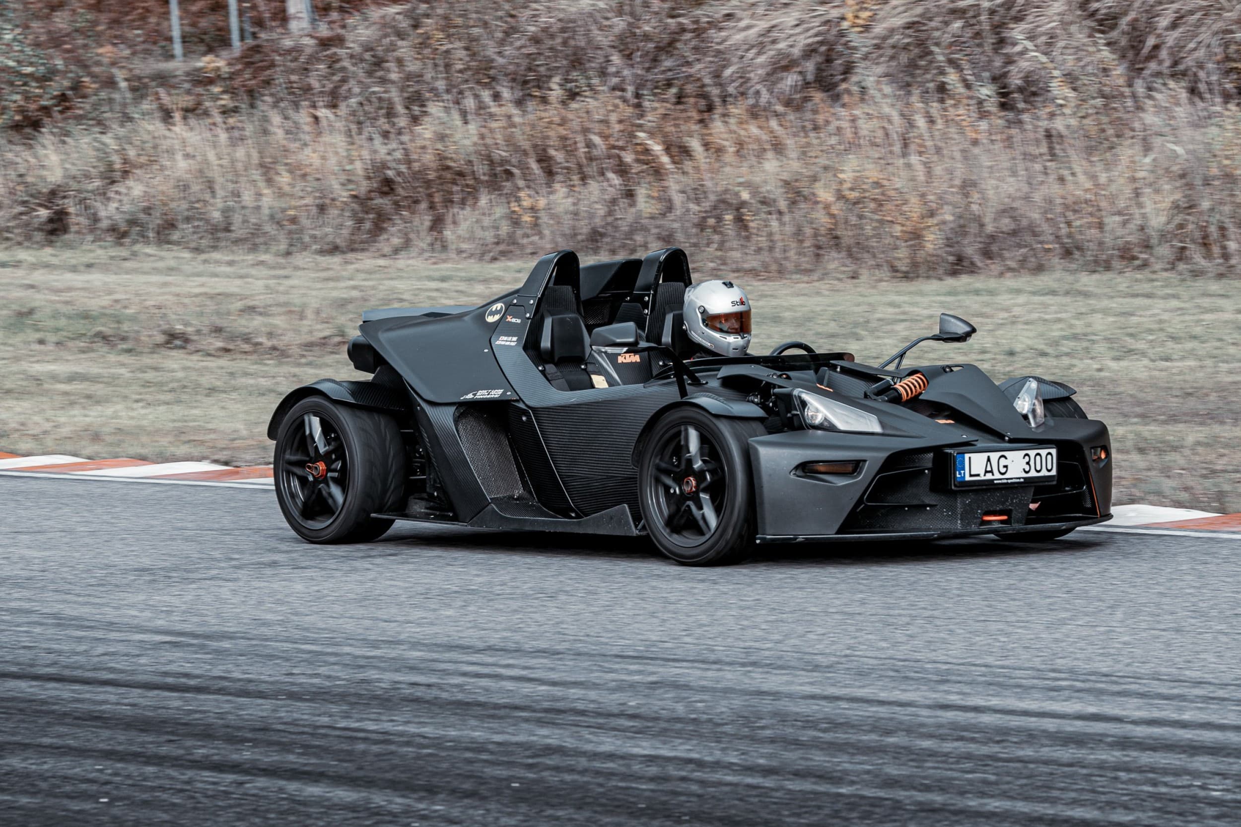 Brauciens ar KTM, Lamborghini un Ferrari Biķernieku trasē
