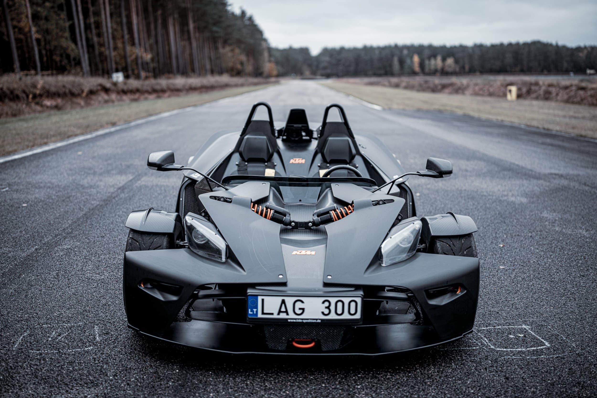 Brauciens ar KTM, Lamborghini un Ferrari Biķernieku trasē