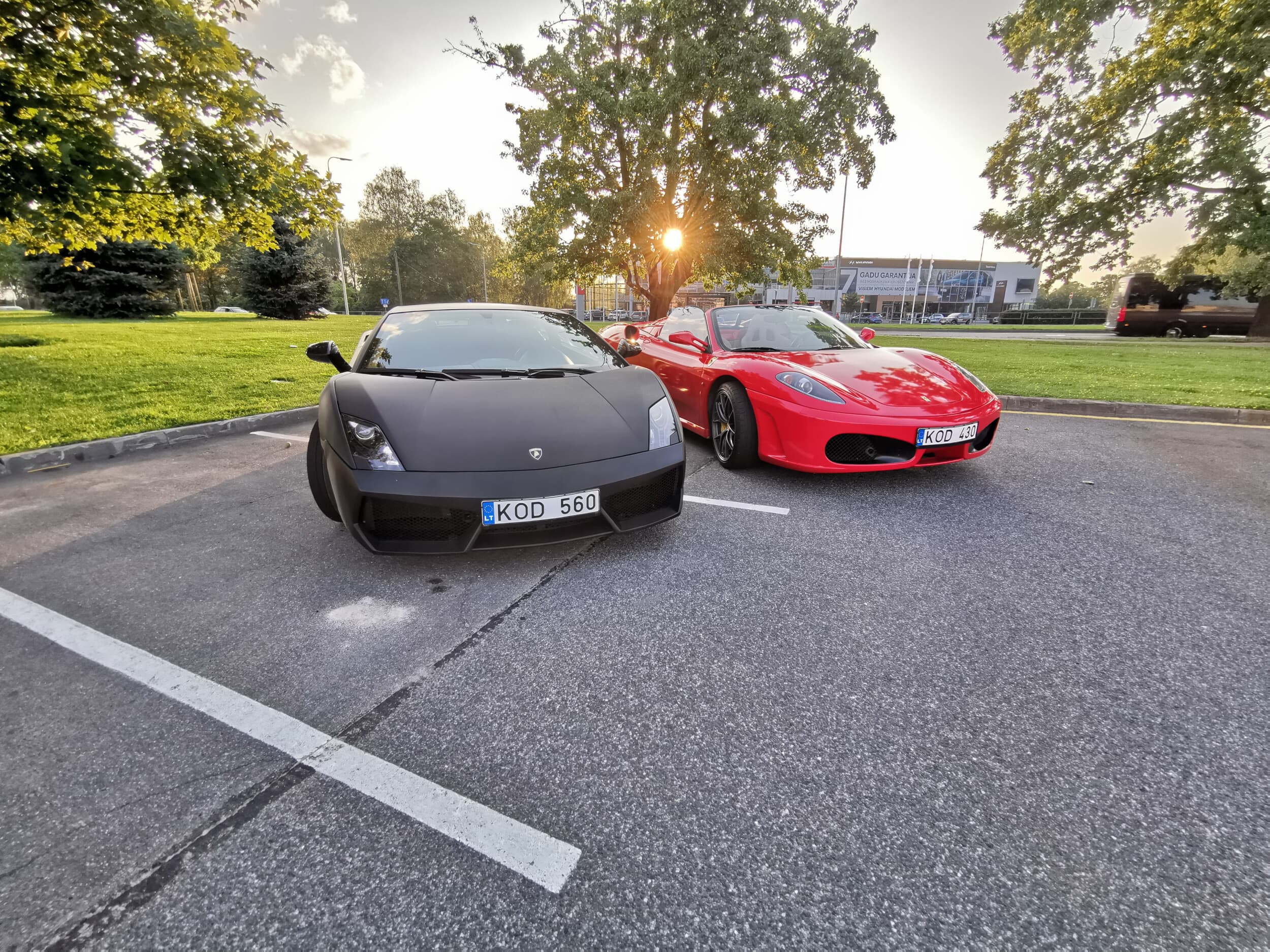 Brauciens ar KTM, Lamborghini un Ferrari Biķernieku trasē