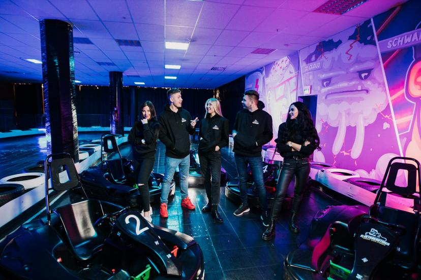 Jautra izklaide elektrokartingu hallē „High Voltage”