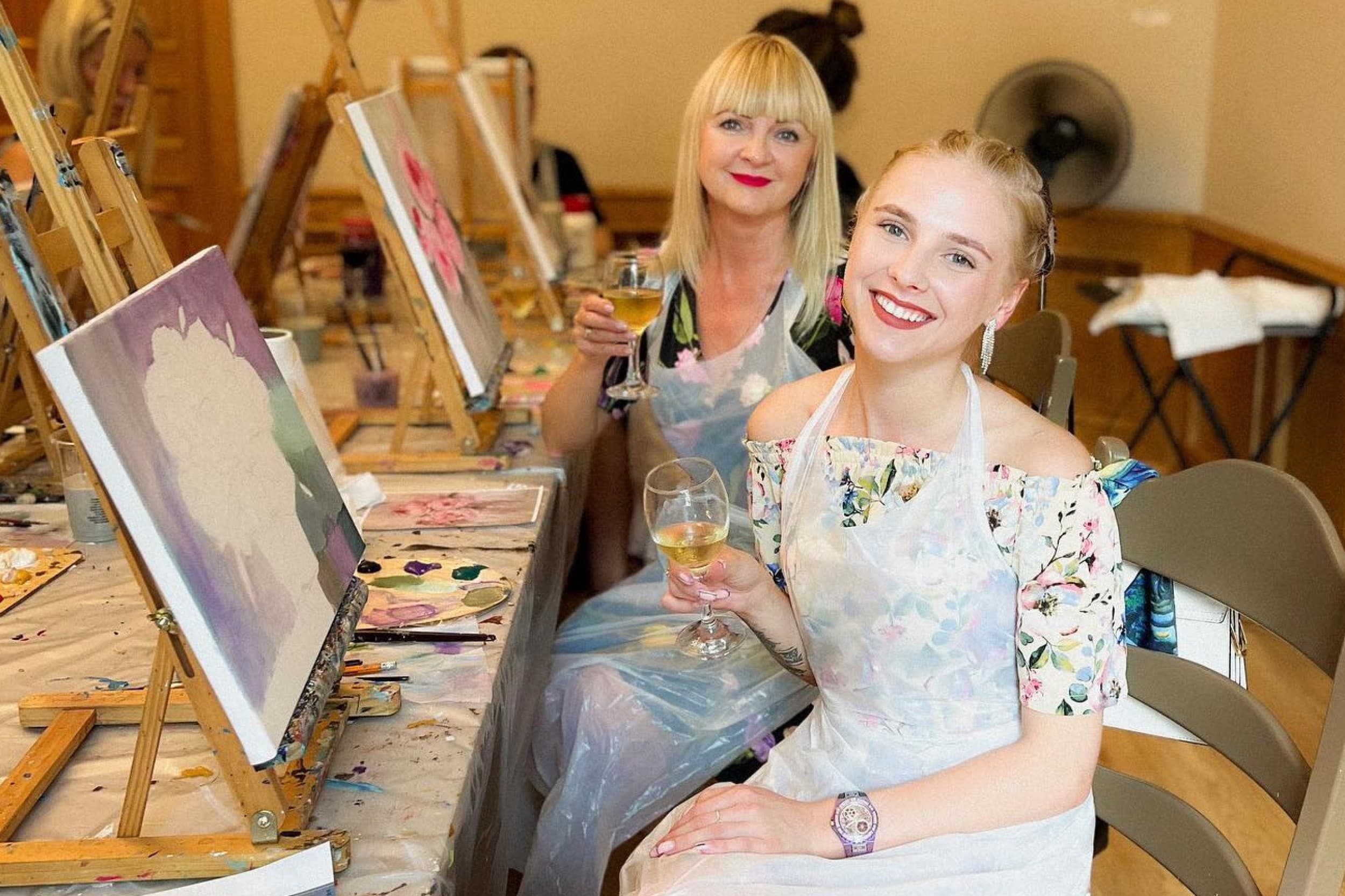 Art&Wine мастер-класс по живописи для двоих в Риге