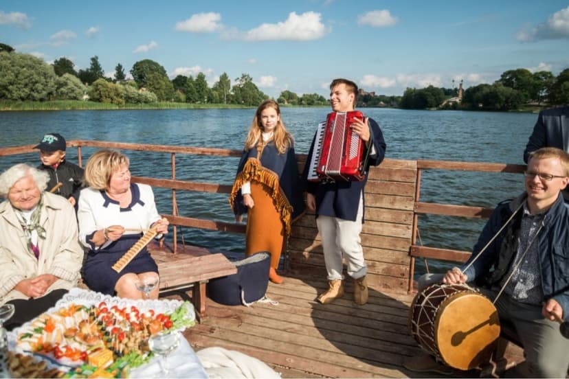 Atpūtas brauciens ar plostu no ’’Atpūta Ludzā’’ (1-10 pers., 6 h)