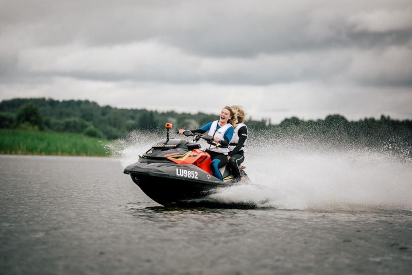 Brauciens ar ūdens motociklu no ’’Atpūta Ludzā’’ (10 min.)