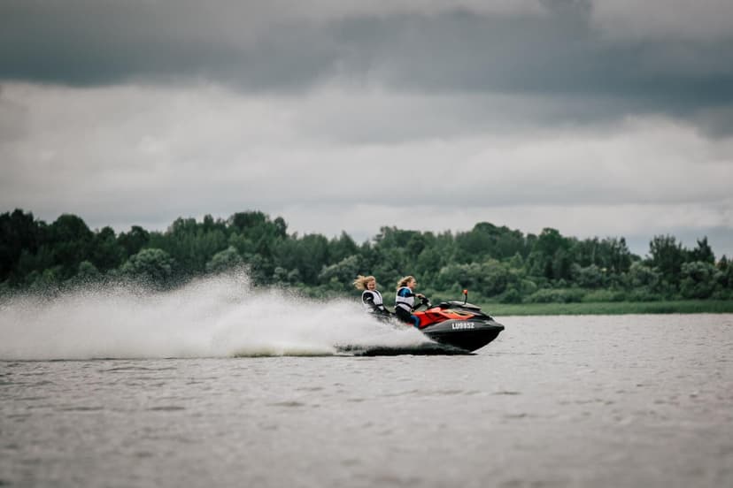 Brauciens ar ūdens motociklu no ’’Atpūta Ludzā’’ (20 min.) 