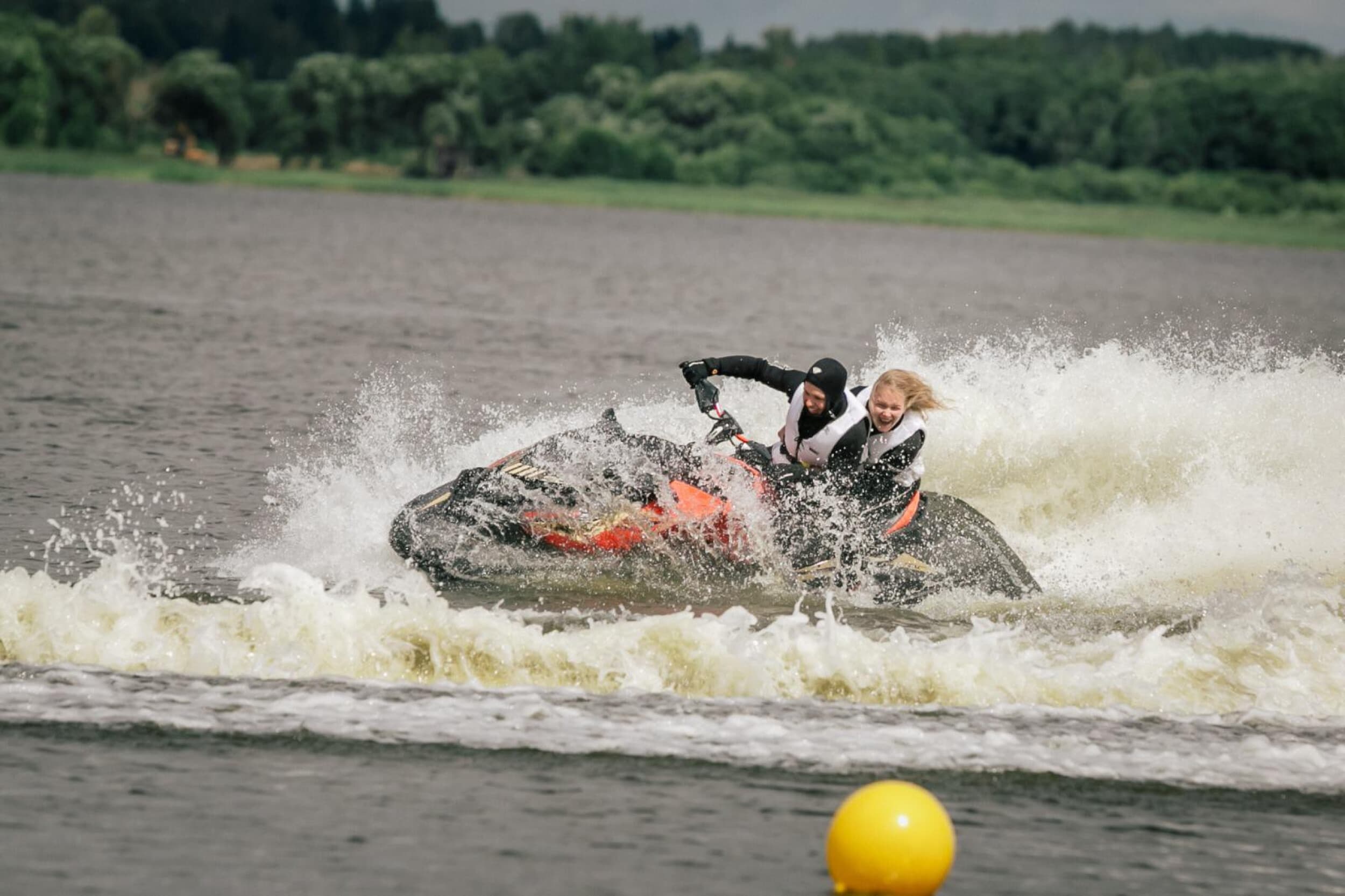 Поездка на водном мотоцикле от «Atpūta Ludzā» (20 мин.) | Davanu Serviss
