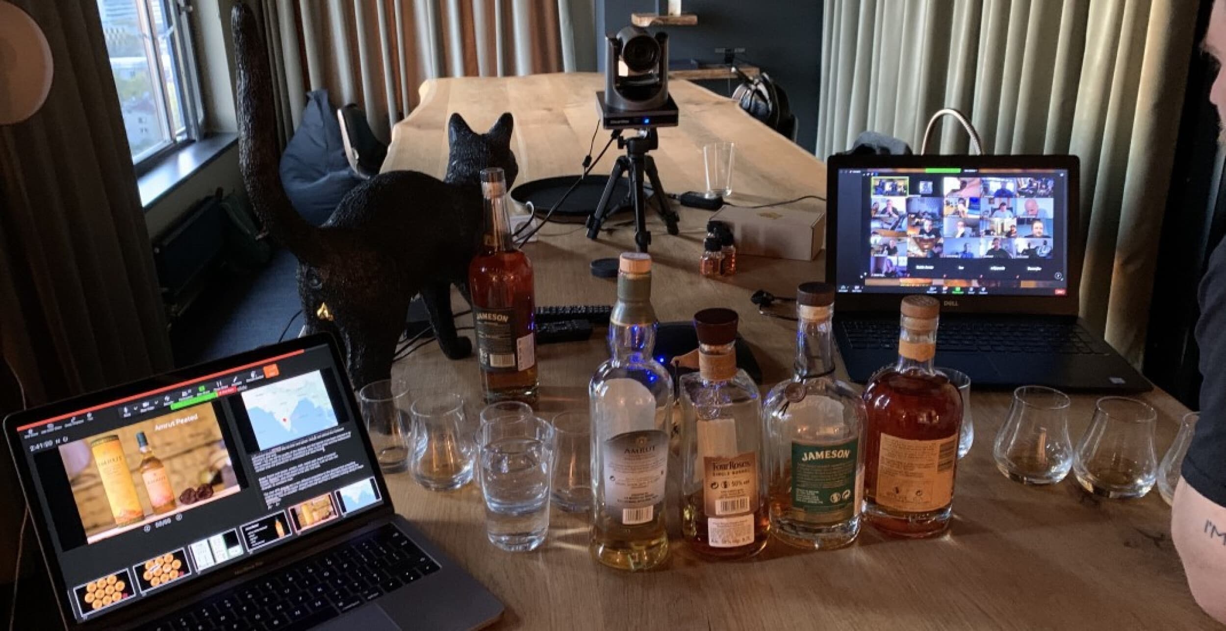 ‘‘Mākonis Cocktails & Design‘‘ online viskija meistarklase pārim