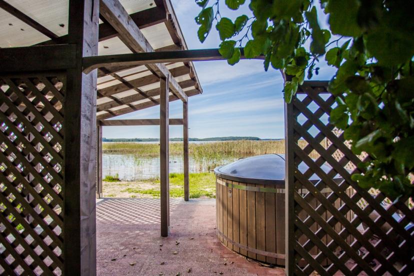 Nakšņošana Usmas ezera krastā + karstā baļļa (2-4 pers.)