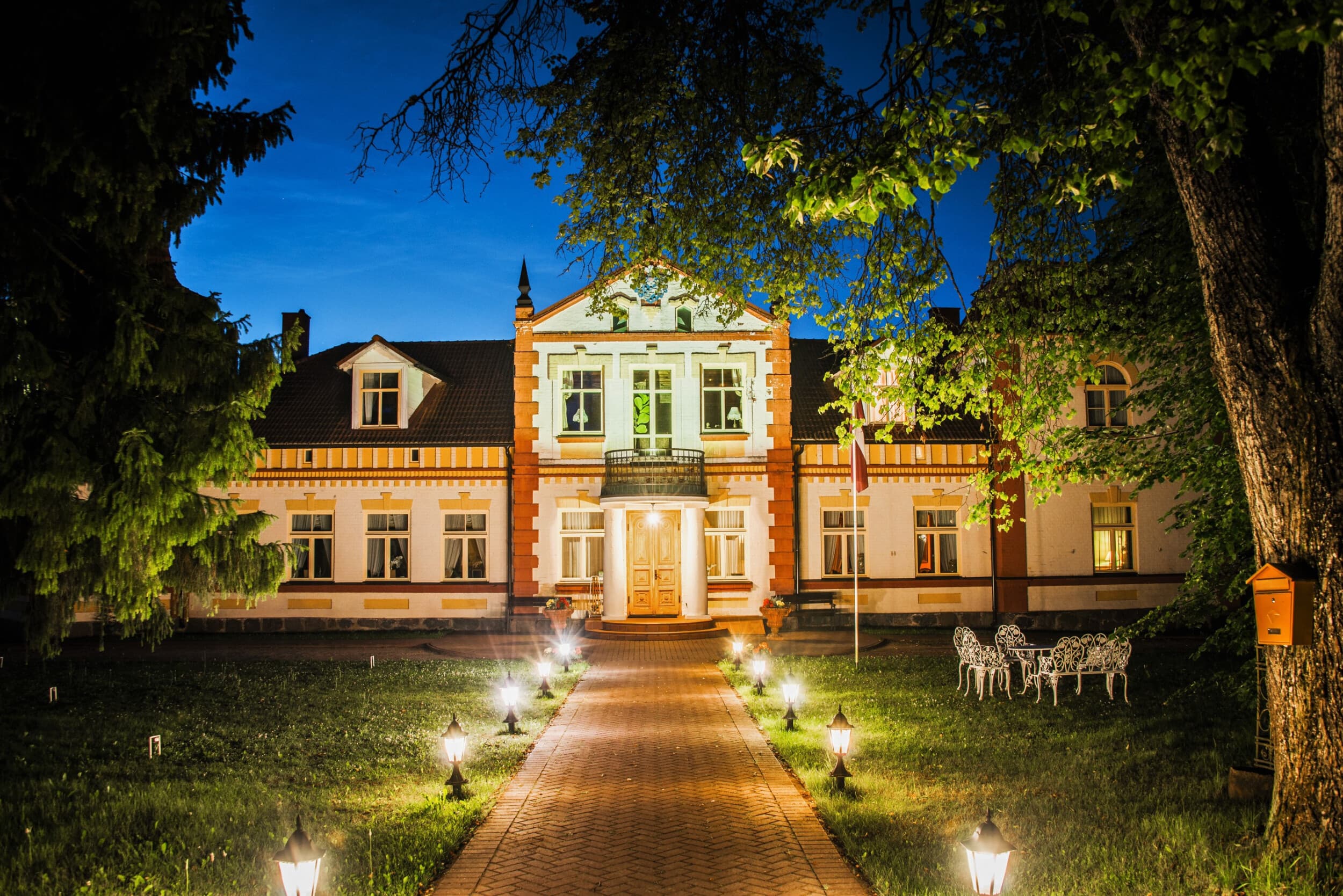 Mārcienas muiža: LUX brīvdienas pārim ar SPA un vakariņām | Davanu Serviss
