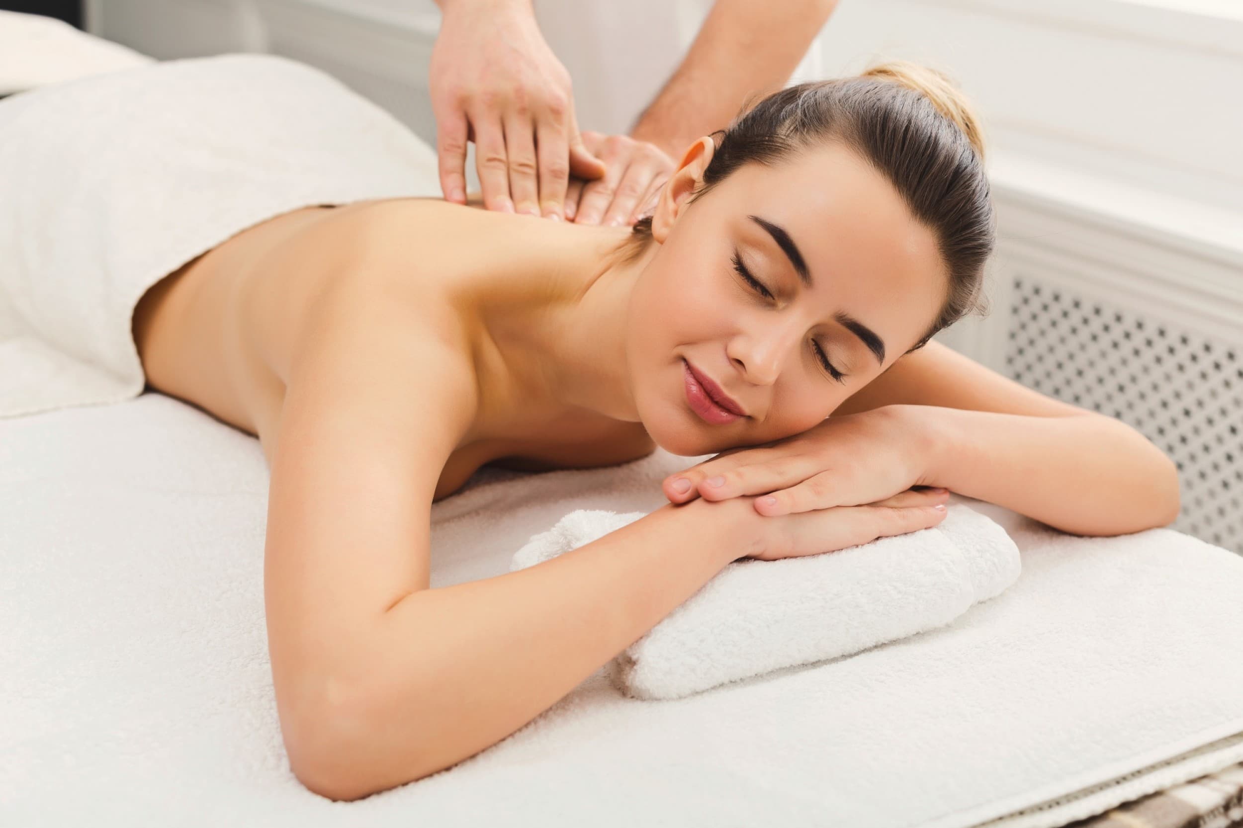 Pilna ķermeņa masāža ar ēteriskām eļļām – MYSPA Rīgā | Davanu Serviss