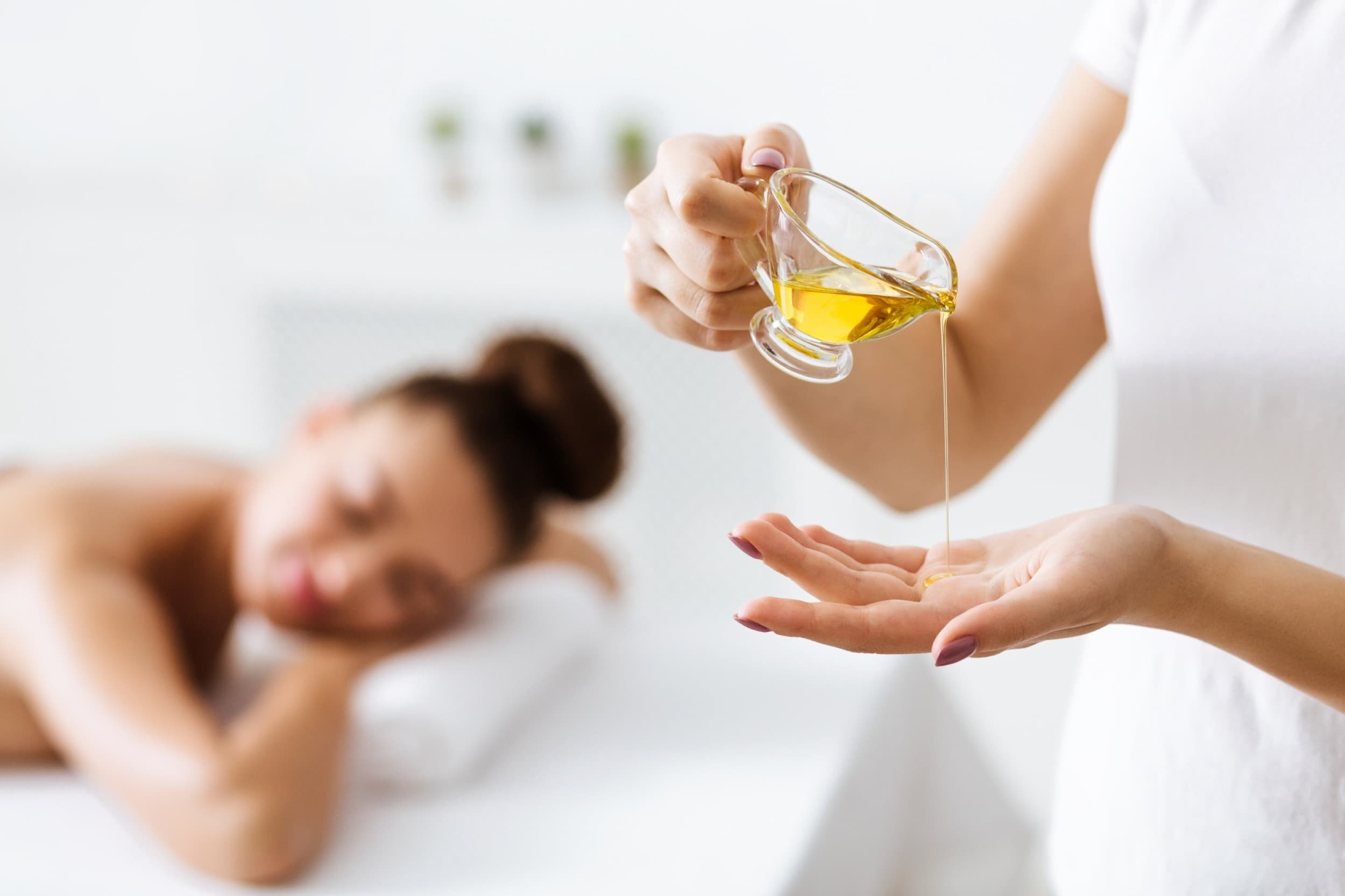 Pilna ķermeņa masāža ar ēteriskām eļļām – MYSPA Rīgā | Davanu Serviss