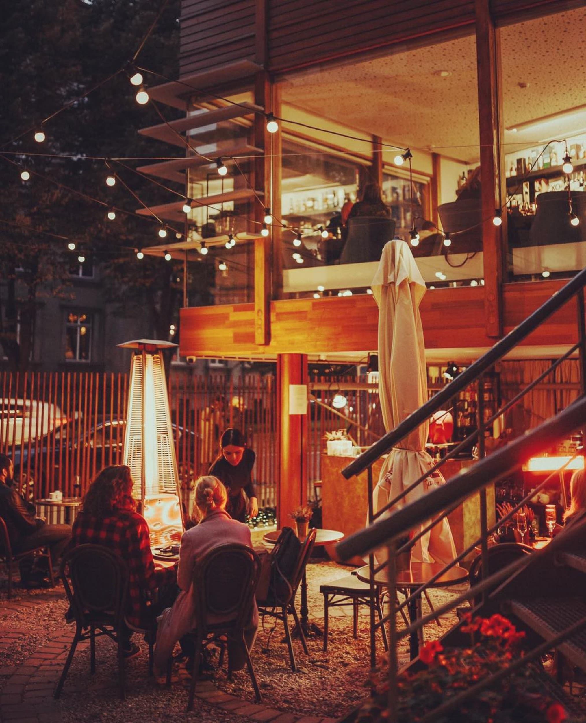 Приватный киносеанс в «Cafe Film Noir» (8-10 перс.)