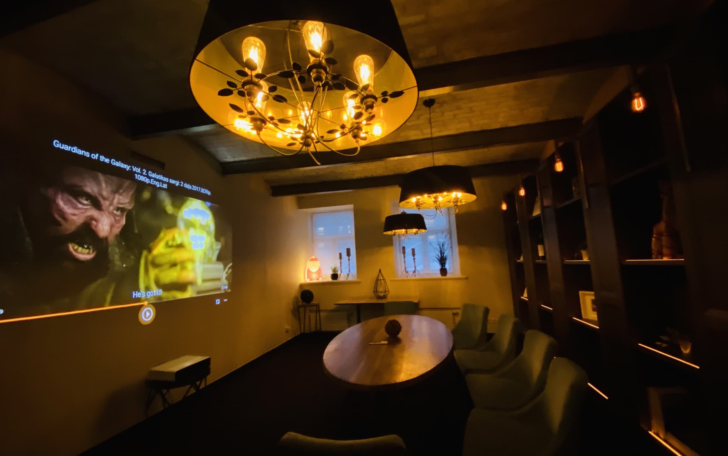 Приватный киносеанс в «Cafe Film Noir» (8-10 перс.)
