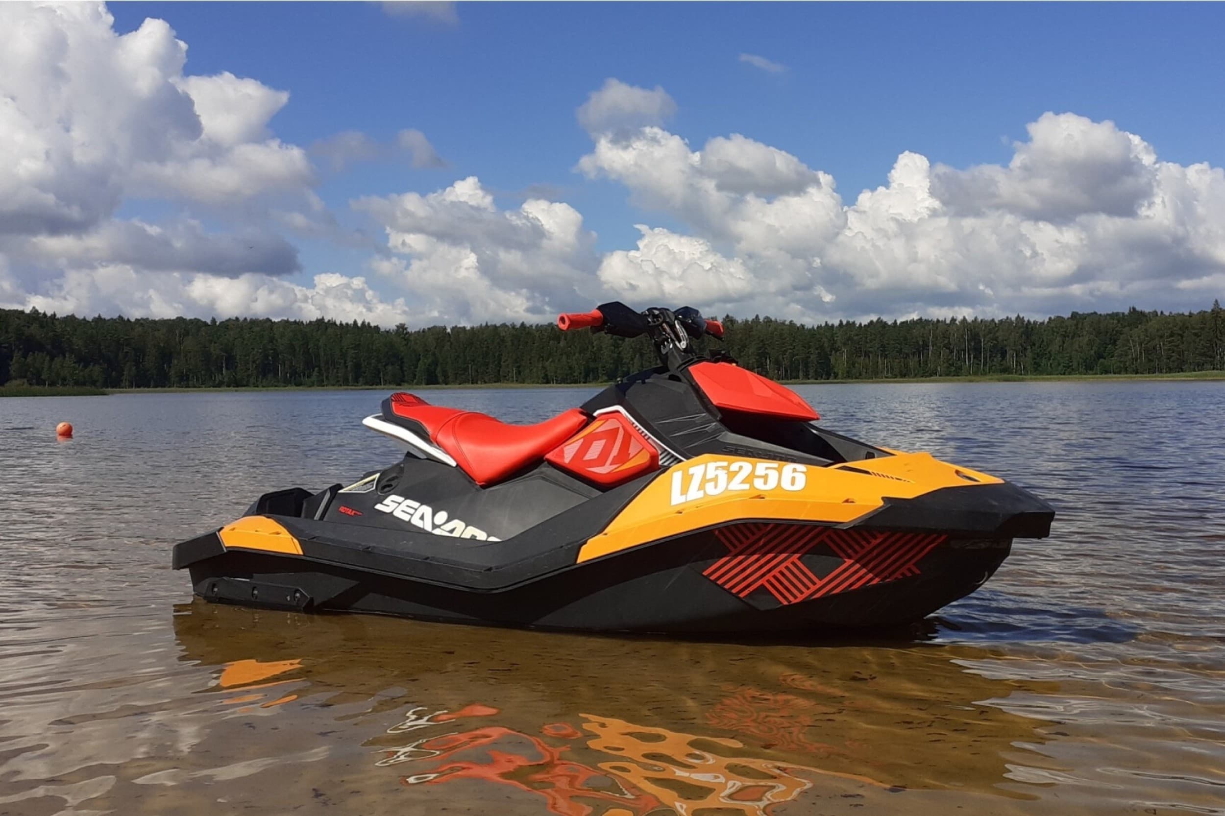 Viļņu piedzīvojums ar ūdens motociklu – 25 min., 1-2 pers. | Davanu Serviss