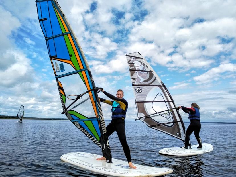 Vindsērfinga apmācība Burtnieku ezerā diviem