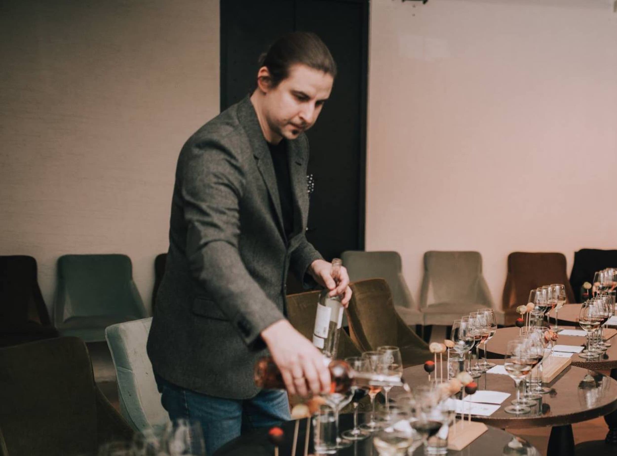 Privāta vīna degustācija tumsā ''Wine in the Dark'' (8 pers.) | Davanu Serviss