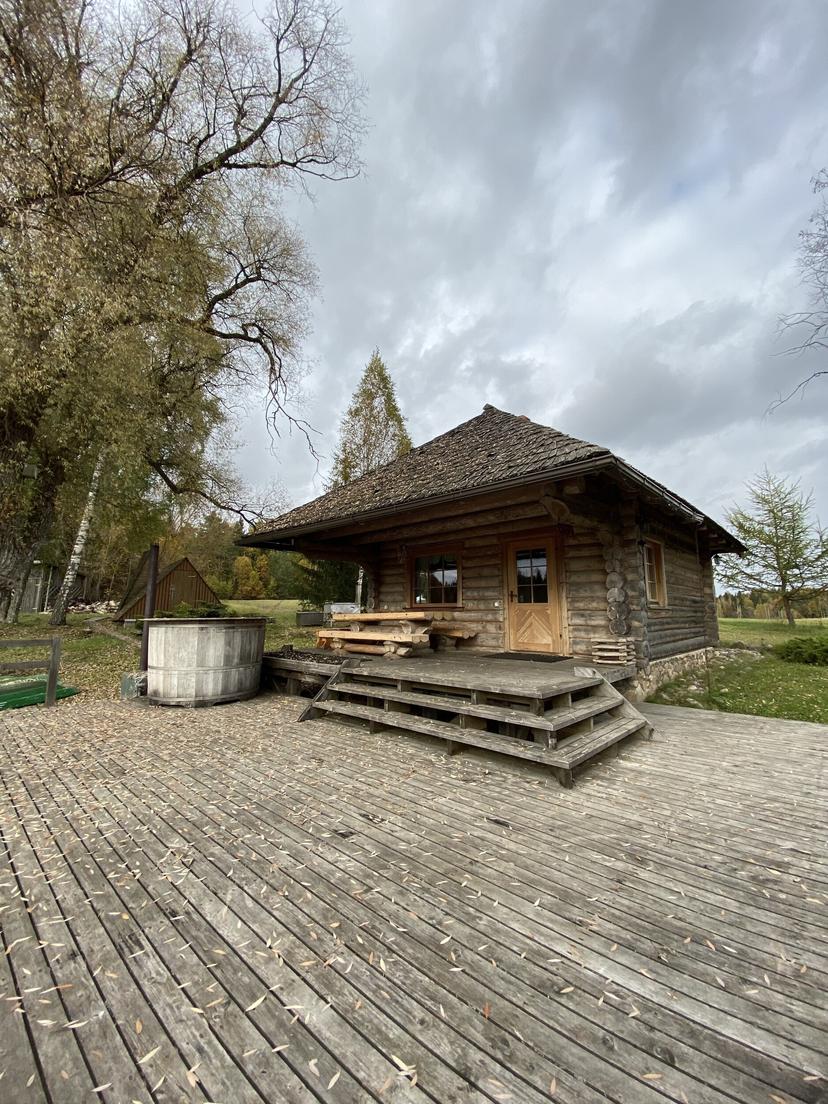 Nakts Mārcienas muižā ar pirti un silto baļļu ezera krastā (2pers.)