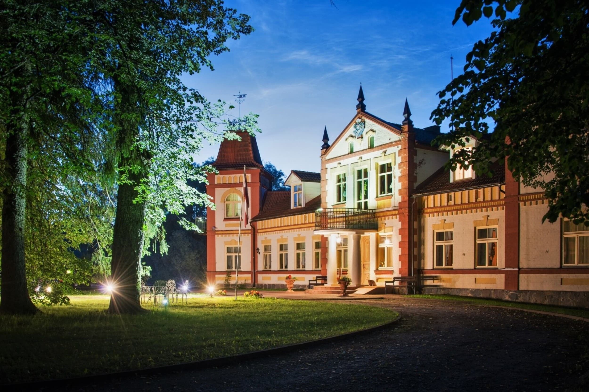 Аристократический отдых для двоих в усадьбе Марциенас + SPA | Davanu Serviss