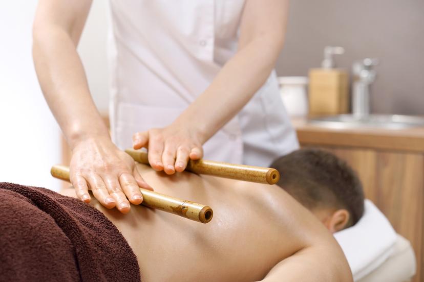 Masāža ar bambusa nūjām un cidoniju pilings viņam "Mārcienas muižā'"