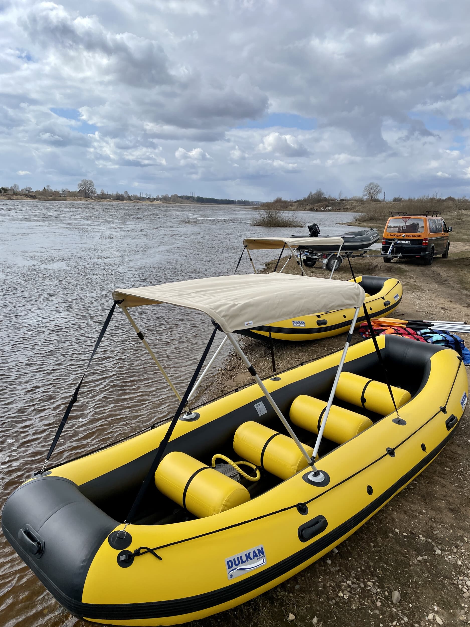 Brauciens ar RAFT laivu "Daugavas lokos" (2-8 pers., 4-8 h) | Davanu Serviss