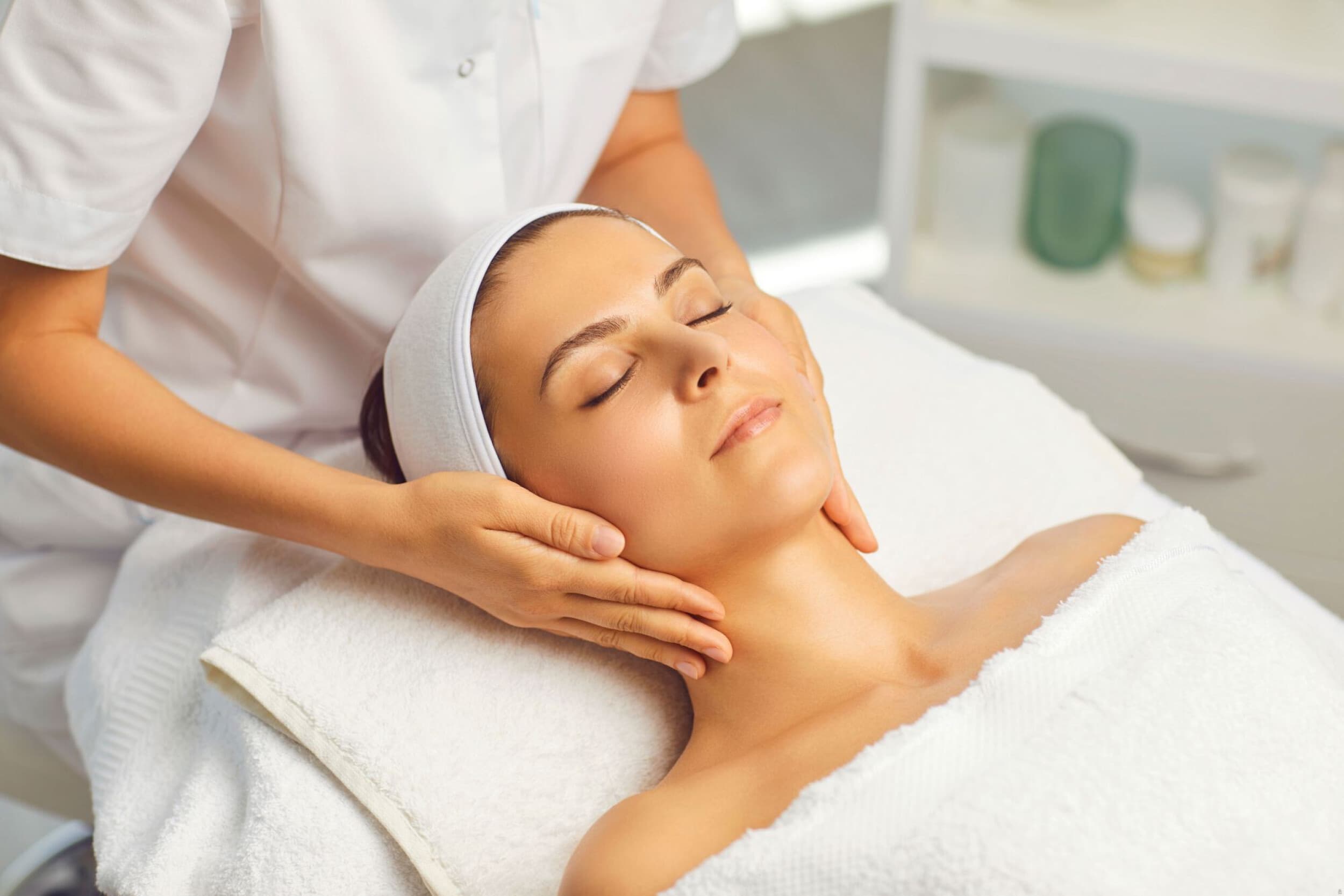 Dermobrāzija + RF liftings sejai no ’’Floriena Luxury SPA’’ | Davanu Serviss