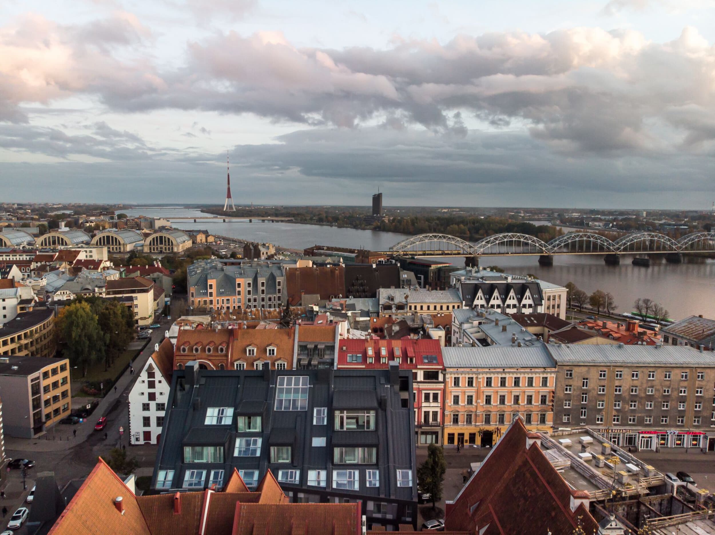 Ночь в ’’Hilton Garden Inn Riga Old Town’’ + ужин на двоих | Davanu Serviss