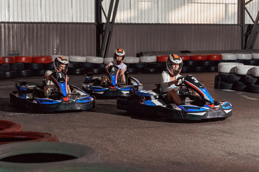 Brauciens ar bērnu kartingu "Biķernieku Kartinga hallē" diviem